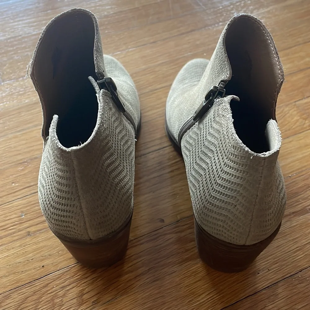 Lucky Brand Pickla Booties Shoes Heel Beige - Picture 5 of 5